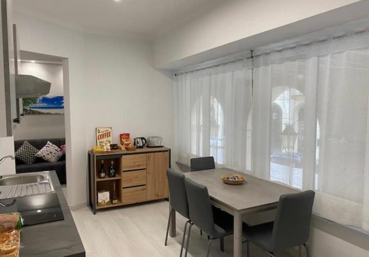 Calandra Studio Apartment Turin Bagian luar foto
